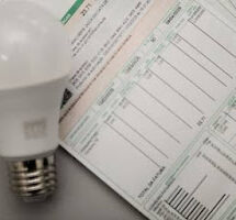 Clientes da Neoenergia Pernambuco podem quitar débitos no momento da visita da equipe e evitar corte de energia