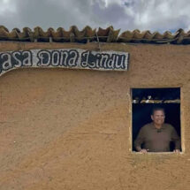 Presidente da Assembleia Legislativa da Paraíba visita replica da casa onde nasceu o Presidente Lula, em Caetés