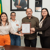 Prefeito de Capoeiras assina duas novas Ordens de Serviço